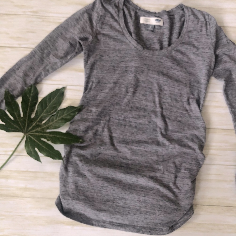 Old navy maternity size xs gray long sleeve shirt top.